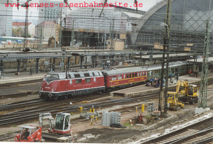 Sonderzug im Dresdner Hauptbahnhof